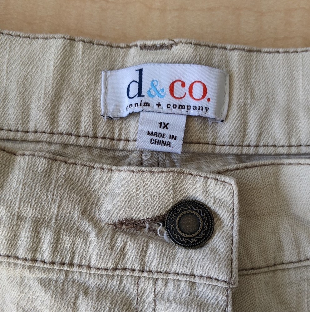 Denim & Company vintage paisley embroidered cream colored jeans - Picture 4 of 4